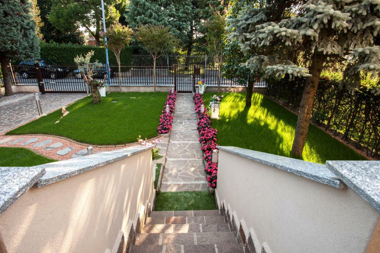 B&B Villa Aurora Brugherio Exteriér fotografie